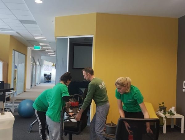 Curățenie Generală de Primăvară-Vară în 2025 – Ghid pentru Spații Industriale și Comerciale